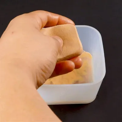 ダイソーの専用洗剤で実験!メイク用パフ洗ってみた