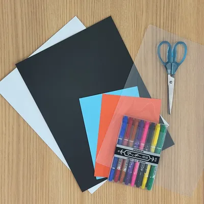 見えない絵が現れる不思議な工作遊び