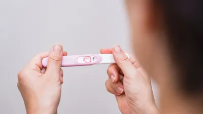 妊娠検査薬のフライング検査とは？性交から2週間後・生理予定日当日はNG？