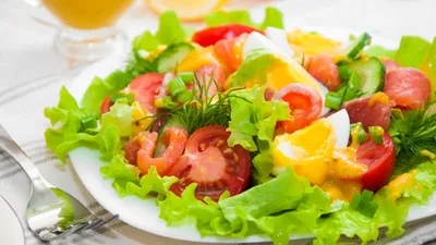 妊婦は生野菜を食べてもいい?妊娠中に生野菜を食べるときの注意点やメリットについて解説