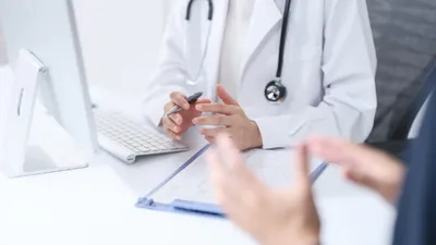 【医師監修】着床前診断の費用はどのくらい?保険適用の有無や助成金についても解説