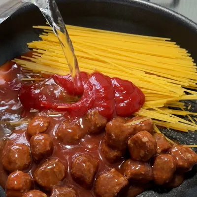 ミートボールがパスタの主役に変身