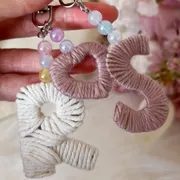 100均×ダンボール 縫わない毛糸キーホルダー