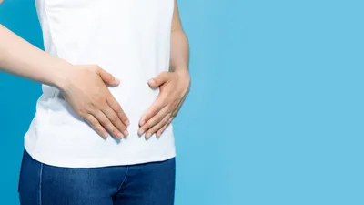 妊娠初期のお腹の張りの原因とは?生理前との違いは?医師に相談したほうがよい症状も解説