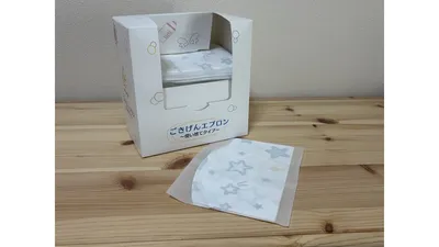 【離乳食期の救世主】3年愛用中!外食がラクになる使い捨て紙エプロン