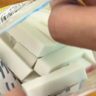 消しゴムも100均なら大容量でお得
