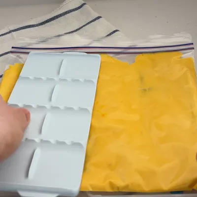 ジップ袋と組み合わせてさらに省スペース