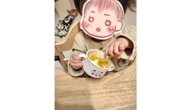 1歳0ヶ月でスプーン食べ、赤ちゃんの「やりたい」に寄り添って、ママも食事が楽に。一緒に食べる楽しさを