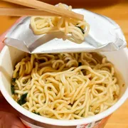 地味にスゴイ！ カップ麺の裏技