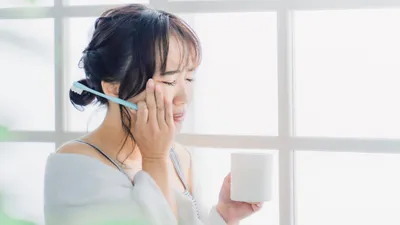 妊娠中は虫歯や歯周病になりやすい?赤ちゃんへの影響や歯科検診・治療の時期を解説