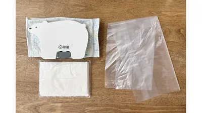 おしりふきやティッシュ、ビニール袋はすぐ取り出せる場所へ入れています