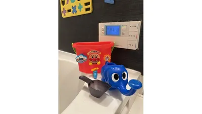 お風呂場に用意しているおもちゃ。お湯を移し替えて遊ぶのがお気に入りです