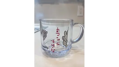 名前とデザインがコップ正面に直接印刷された名入れコップ（Sサイズ・200ml・65g）