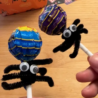 モールとお菓子でハロウィンらしさをプラス