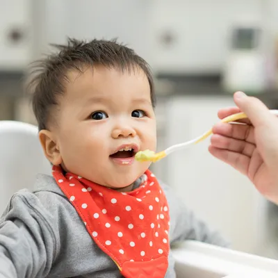 離乳食の椅子はいつから?座らないなどの悩み対策も紹介
