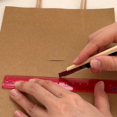 紙袋に切り込み4本でブーケ風ラッピング