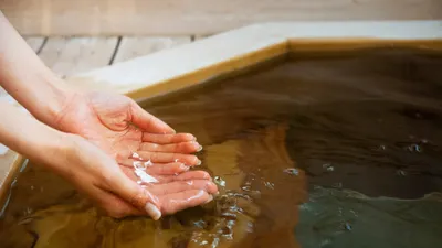 妊娠初期に温泉に入っていい？妊婦にうれしい効果や注意点も解説
