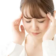 妊娠初期の頭痛はつわり？症状の原因と対策を解説