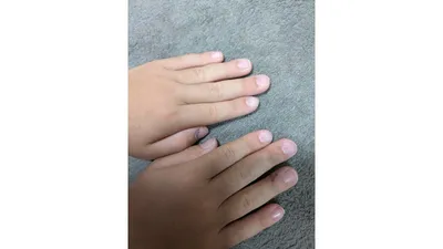 爪切りを終えたあとの子どもの手元。全部切れなくてもその日はおしまいに