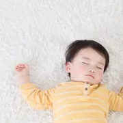 【生後11ヶ月】睡眠時間の目安・昼夜のリズム・整え方を解説