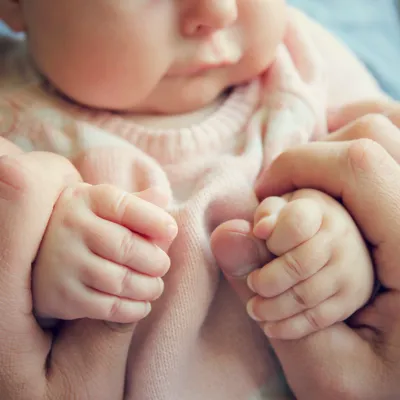 赤ちゃんと一緒に美容院に行きたいママ必見!選び方のポイントや持参したい持ち物は?