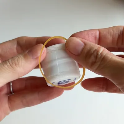 くるくる回すとトコトコ動く！