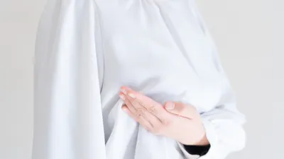 排卵日に乳首が痛くなるのはなぜ?よくある症状・病院に行く目安も解説