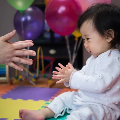 0歳児の風船遊び どうやって遊ぶ?