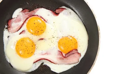 【医師監修】妊婦は生卵を控えて!サルモネラ食中毒にならないためのポイントは?