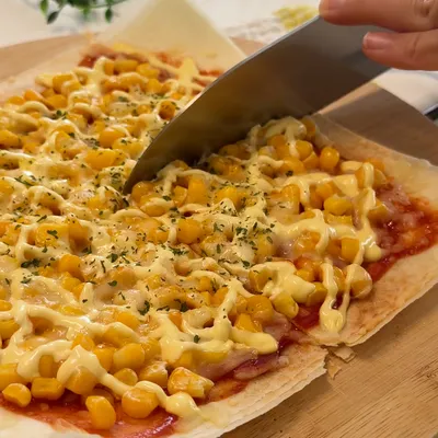 春巻きの皮で手軽にピザ作り!