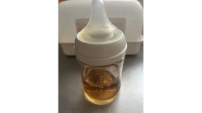 哺乳瓶に麦茶を入れてみたところ、嫌がらずにゴクゴク飲んでくれました