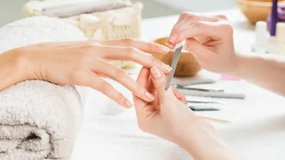 妊婦はネイルを避けたほうがいい!やるときは注意して
