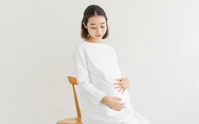 妊娠中に肌が乾燥するのはなぜ?乾燥する原因と妊娠中でもできるスキンケア方法を解説!
