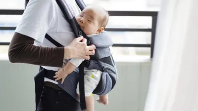 赤ちゃんが抱っこ紐を嫌がるのはなぜ?考えられる理由や対処法を解説!