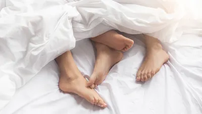 セックスレスとは?レスになる原因や克服する方法を解説