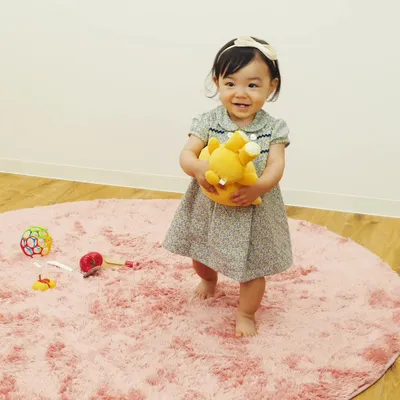 後追い赤ちゃんも夢中! おもちゃ付きベビーサークル