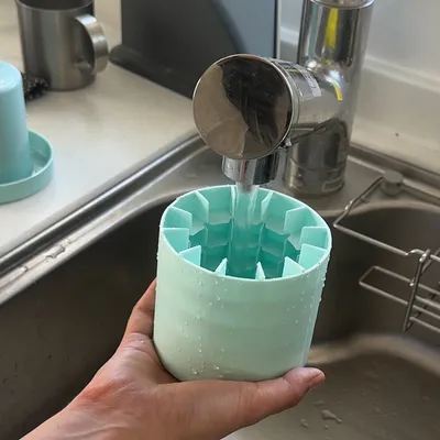 コンパクトなのに一度に60個も氷が作れる！