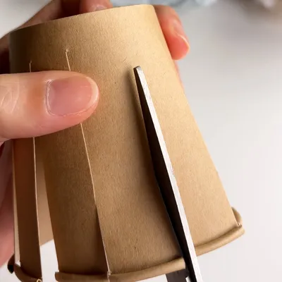 紙コップがかわいいカゴバッグに変身