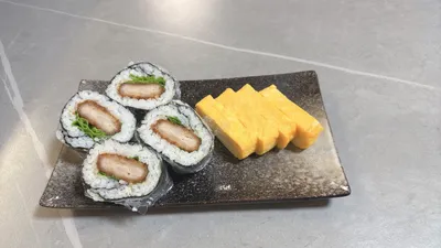 超簡単！冷凍ソースカツで作るおにぎらず時短術