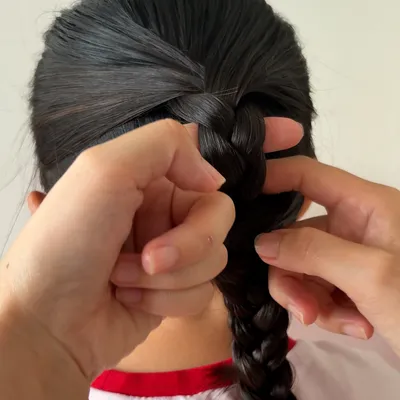 三つ編みを使えばツインお団子にも