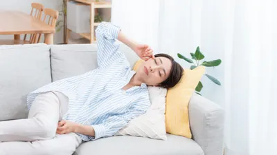 妊娠初期に眠気が強くなるのはなぜ？原因と対処法、妊娠中の睡眠対策に関する注意点も解説