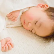 赤ちゃんの夕寝、いつ卒業？月齢別の目安＆トラブル回避のコツを解説！