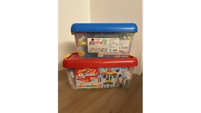 ケース入りのニューブロック。パーツを買い足して長く遊んでいます