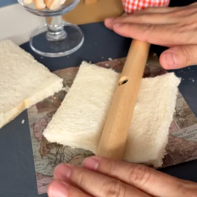 食パンでチョコを包むだけ！