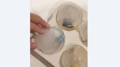 お風呂イヤイヤが笑顔に変わる♪手作り丸氷バスボール遊び