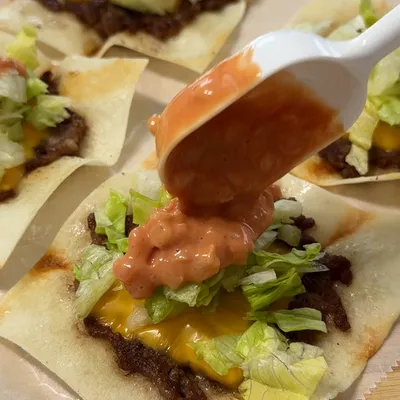 春巻きの皮で手軽にタコス作り