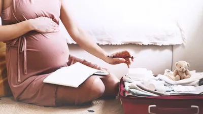 妊娠中に肌が乾燥するのはなぜ?乾燥する原因と妊娠中でもできるスキンケア方法を解説!