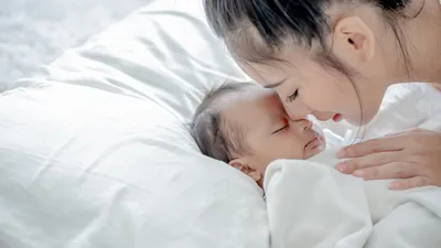 【生後2ヶ月】「すぐ起きる」原因と家庭でできる工夫を解説