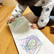 丸や線を書ける様になってきたら… 我が家のオススメのクレヨン＆鉛筆