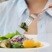 【医師監修】妊娠初期の食欲はどう変化する？症状が出る時期や注意点も解説